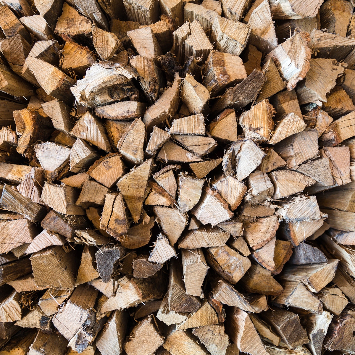 The wood that gives the s'mores dessert pizza its campfire flavor